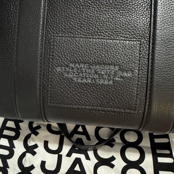 Marc Jacobs Black Tote Bag - Picture 7 of 9